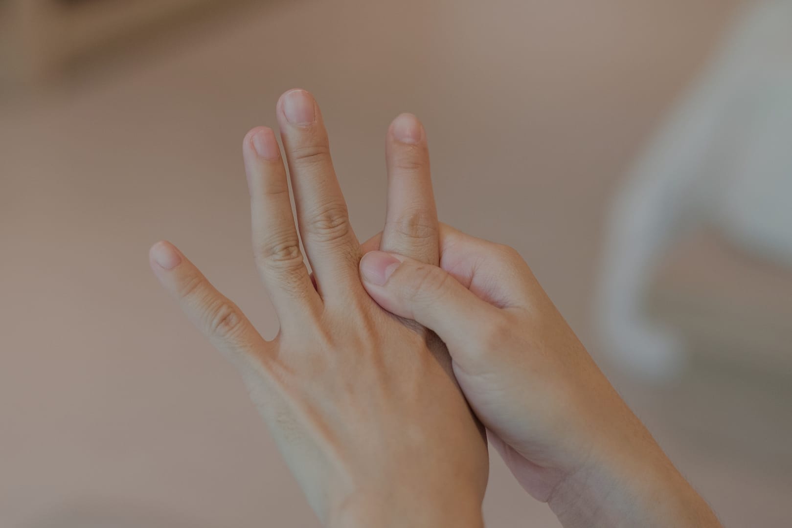 Common Causes of Finger Stiffness - The Orthopaedic Institute