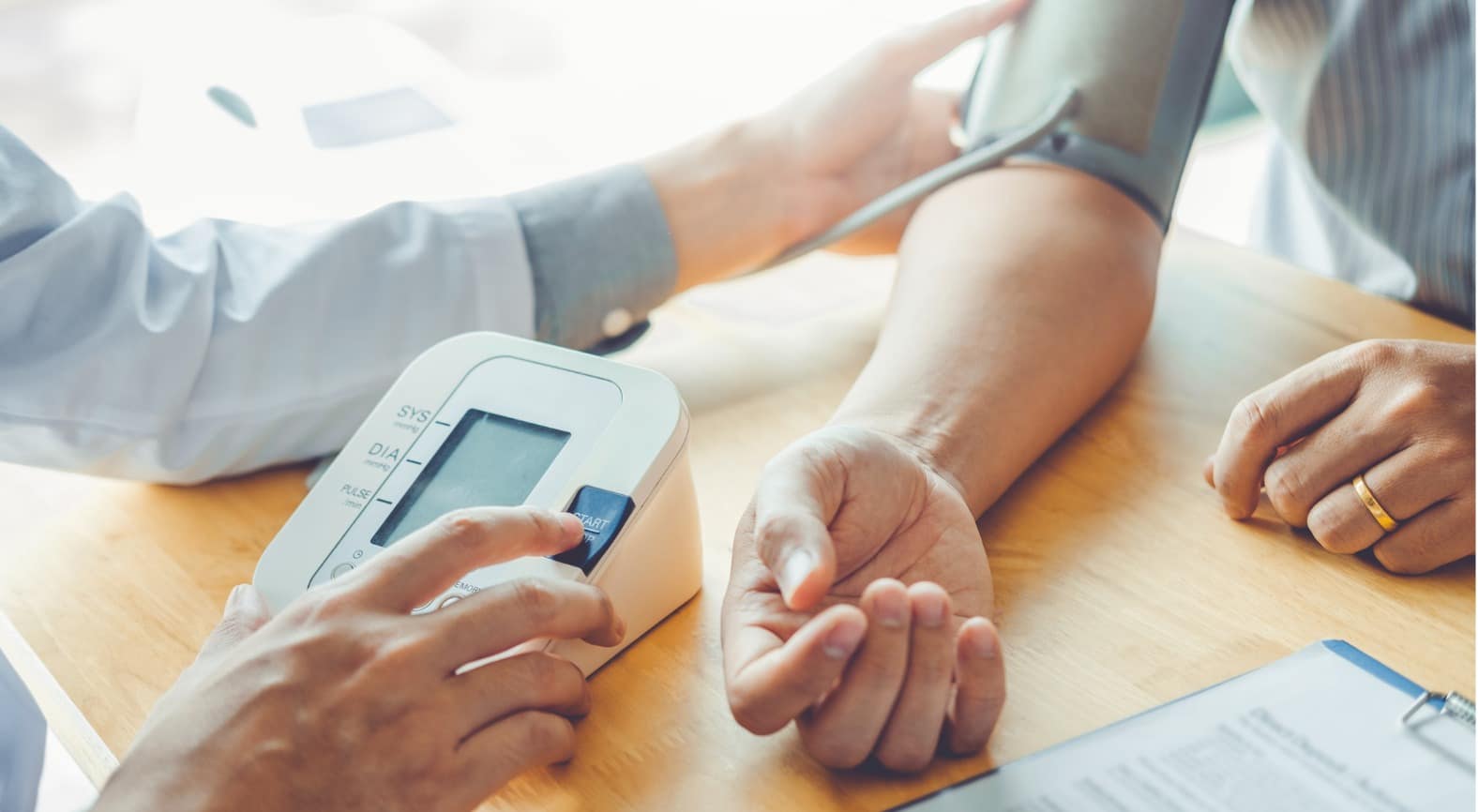 Alcohol and High Blood Pressure Tips to Reduce Your Risk KHC